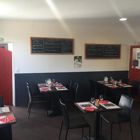 Au Pere Tranquille Hotell Tinchebray-Bocage Exteriör bild