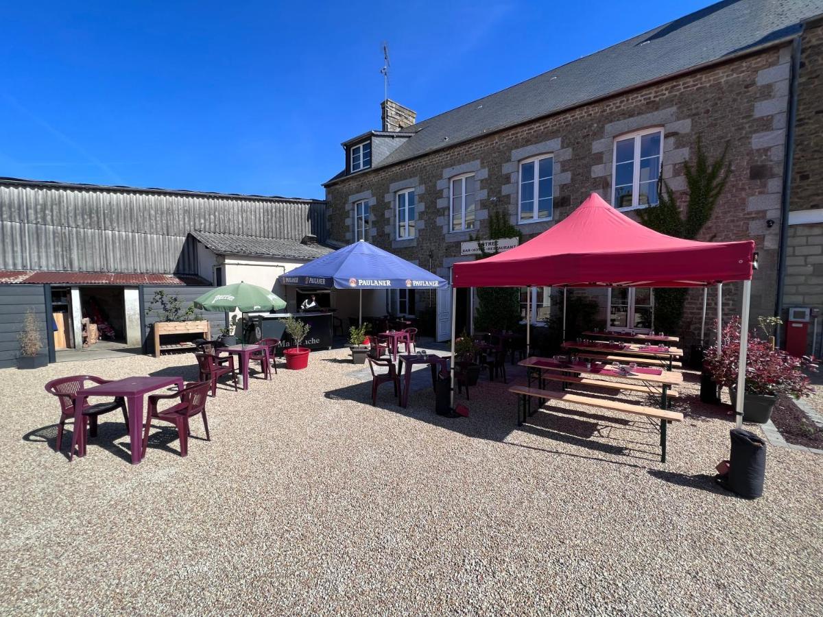 Au Pere Tranquille Hotell Tinchebray-Bocage Exteriör bild