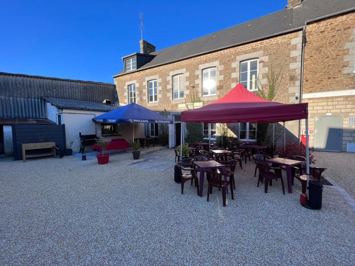 Au Pere Tranquille Hotell Tinchebray-Bocage Exteriör bild