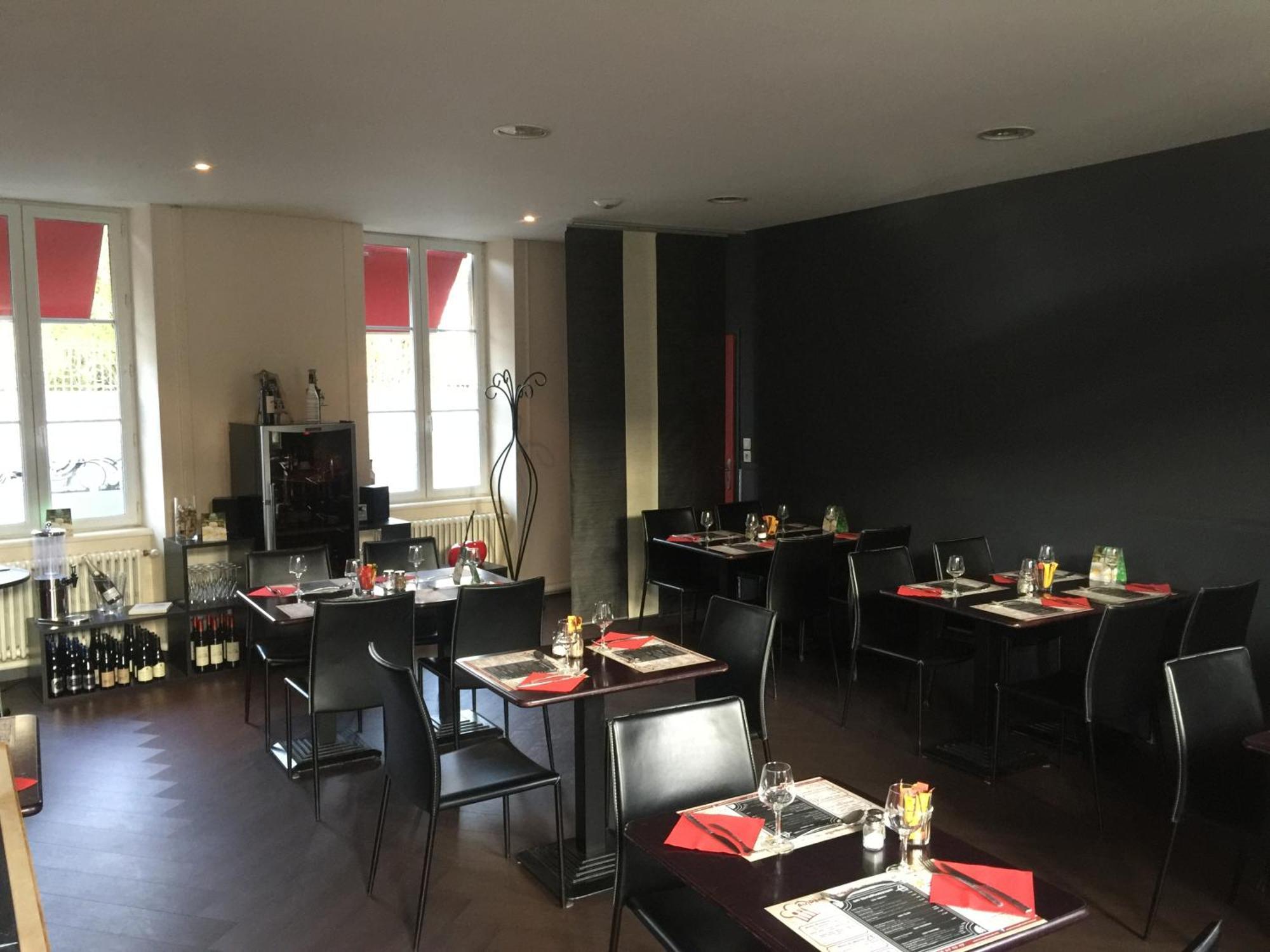 Au Pere Tranquille Hotell Tinchebray-Bocage Exteriör bild